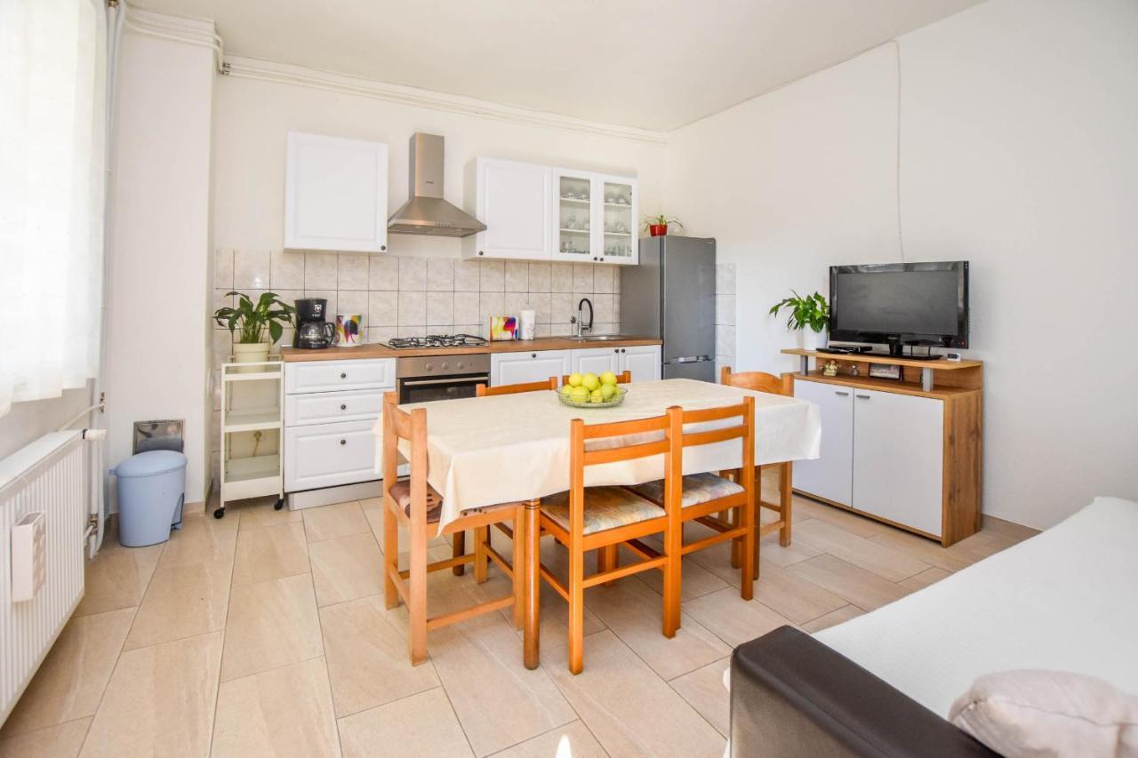 Apartamento Kuca Za Odmor Lucija Vrana  Exterior foto