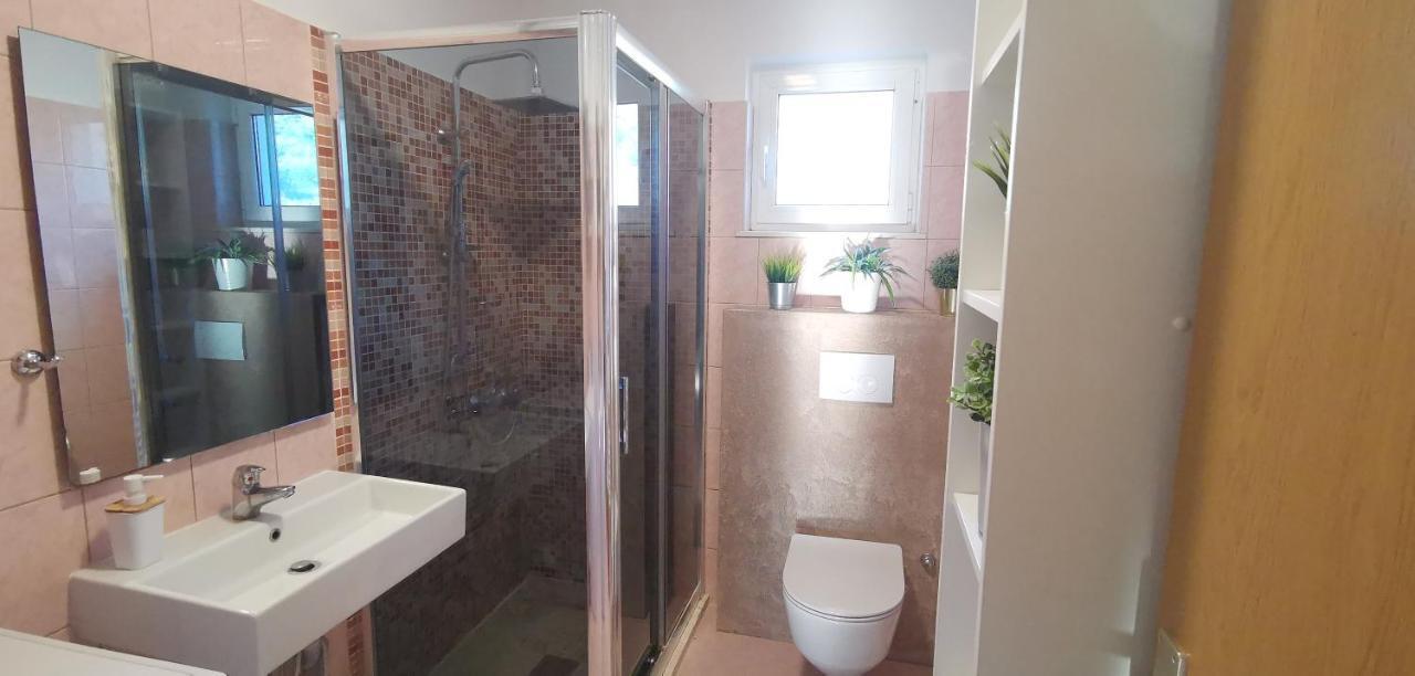 Apartamento Kuca Za Odmor Lucija Vrana  Exterior foto